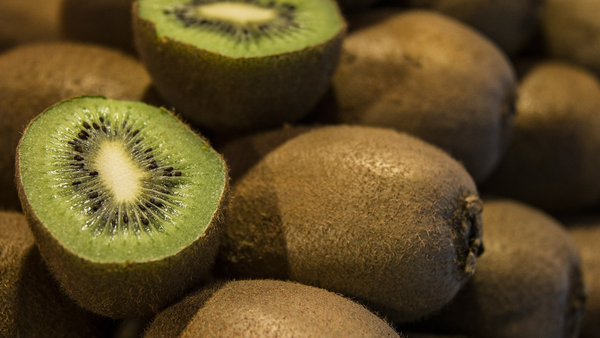 Bienfaits du kiwi pour la santé : quels sont-ils ?
