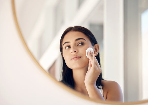 Quels cosmétiques utiliser quand on a la peau grasse ?